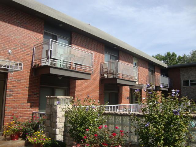 4616 Holly St, Kansas City, MO 64111