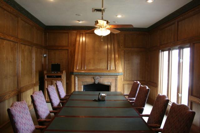 10200 Holmes Rd, Kansas City, MO 64131