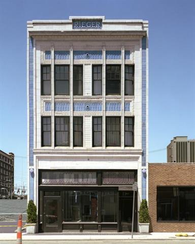 1924 Main St, Kansas City, MO 64108