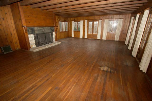 9109 Highgrove Rd, Kansas City, MO 64149
