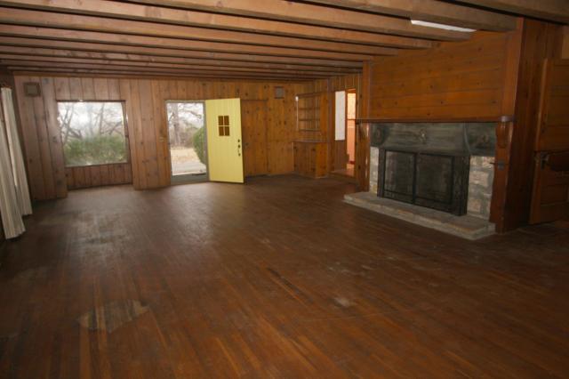 9109 Highgrove Rd, Kansas City, MO 64149