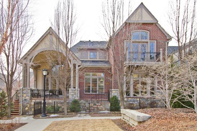 4943 Central St, Kansas City, MO 64112