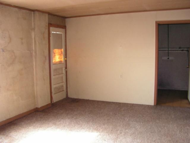 605 W Division St, Breckenridge, MO 64625