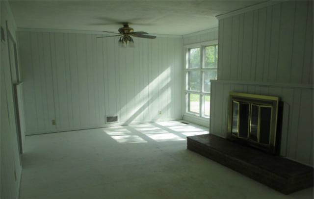 109 O E Ave, Wood Heights, MO 64024