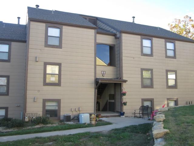 1303 Westbrooke St, Lawrence, KS 66049