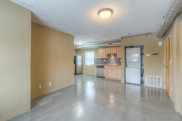 625 E Armour Blvd, Kansas City, MO 64109
