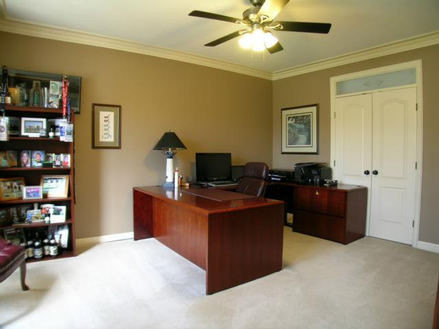 14103 Grandview St, Overland Park, KS 66211