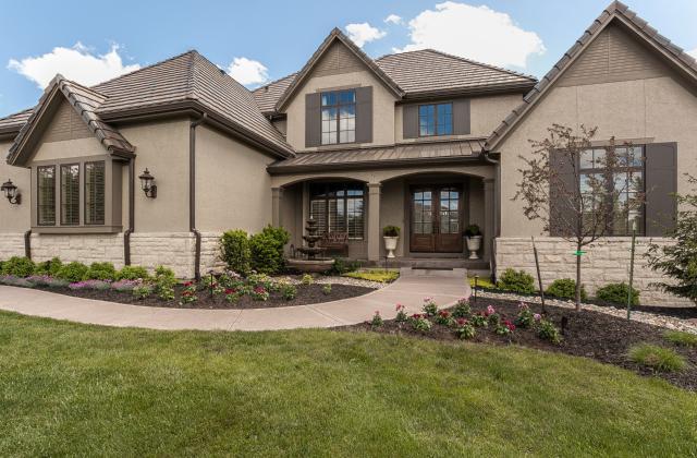 11419 W 161st Ter, Overland Park, KS 66062