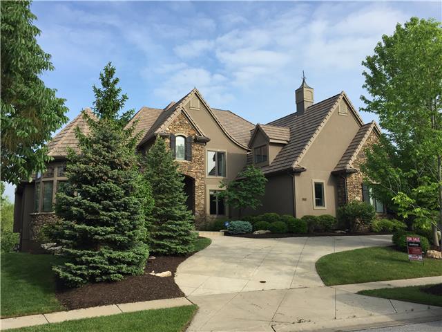 13725 Horton Dr, Overland Park, KS 66223