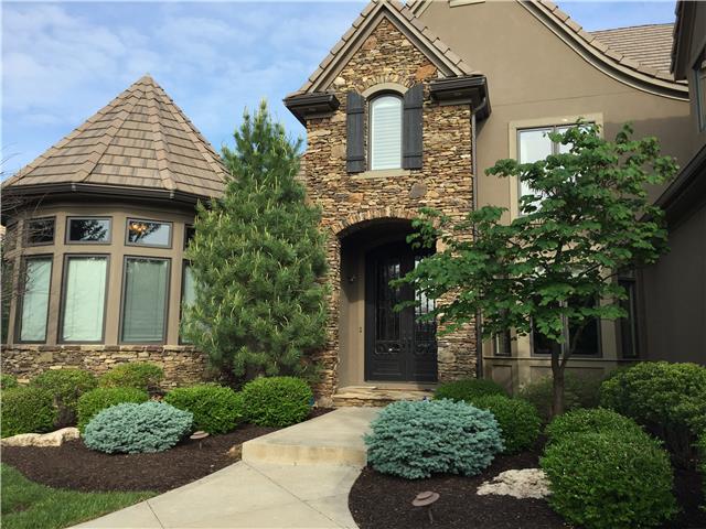 13725 Horton Dr, Overland Park, KS 66223