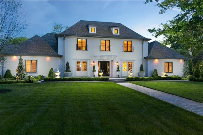 835 W 52nd St, Kansas City, MO 64112