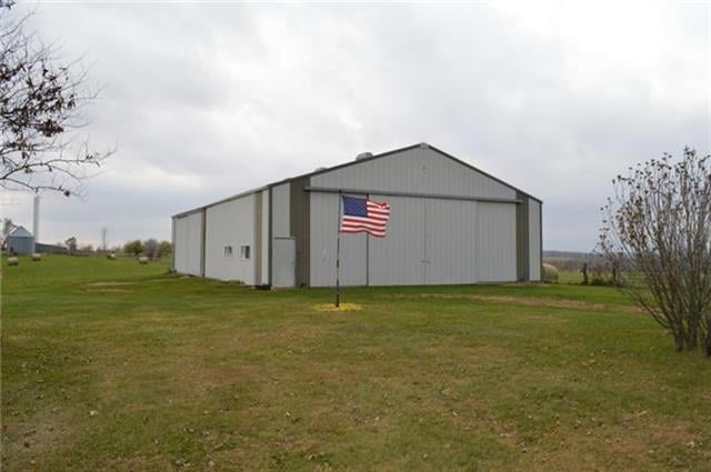 1145 Y Hw, Spickard, MO 64679