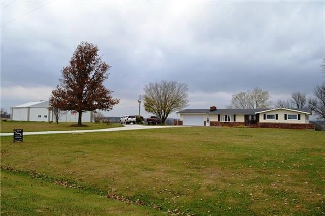 1145 Y Hw, Spickard, MO 64679
