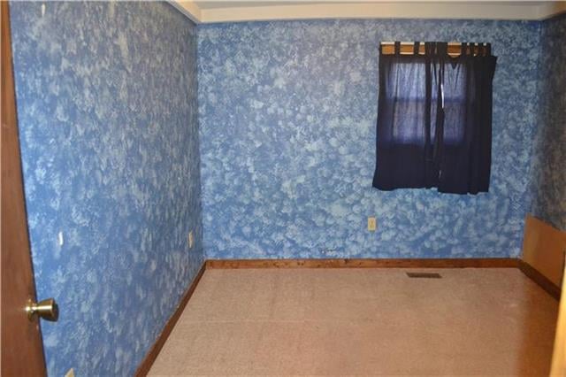 463 Charlotte St, Harveyville, KS 66431