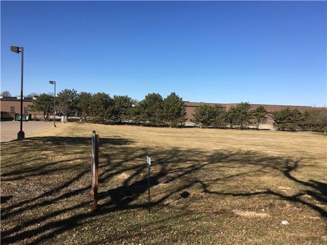 Fenton Pro Plaza St, Shawnee, KS 66214