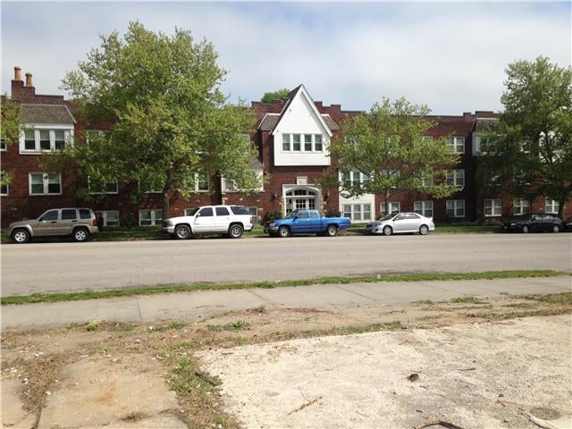 1310 Admiral Blvd, Kansas City, MO 64106