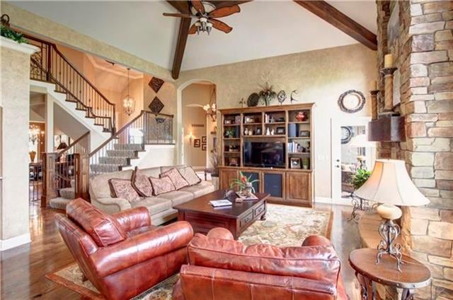15928 King St, Overland Park, KS 66062