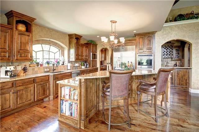 15928 King St, Overland Park, KS 66062