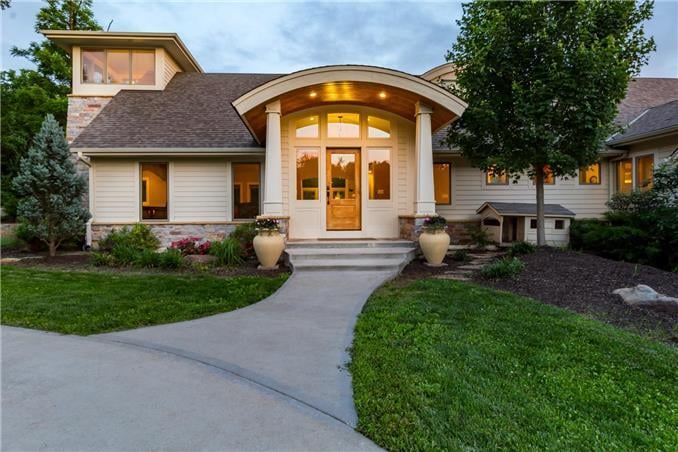 10930 Jackson Ave, Kansas City, MO 64137