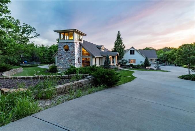 10930 Jackson Ave, Kansas City, MO 64137