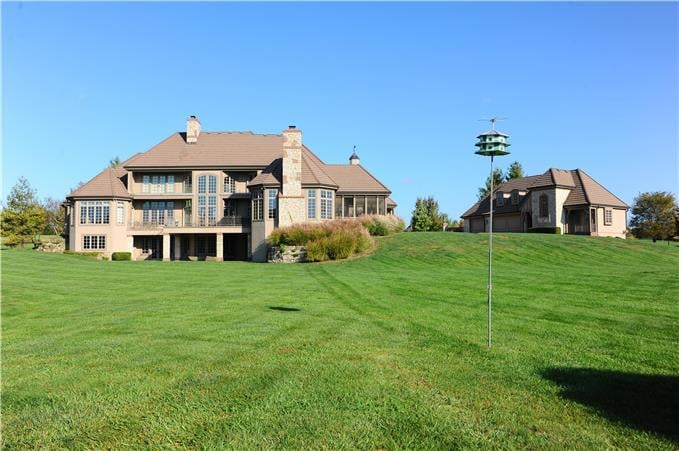 18325 Melrose Dr, Overland Park, KS 66013