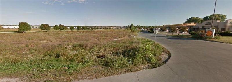 9128 Woodend Rd, Edwardsville, KS 66111