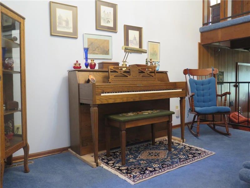 10510 W 170th Ter, Overland Park, KS 66221
