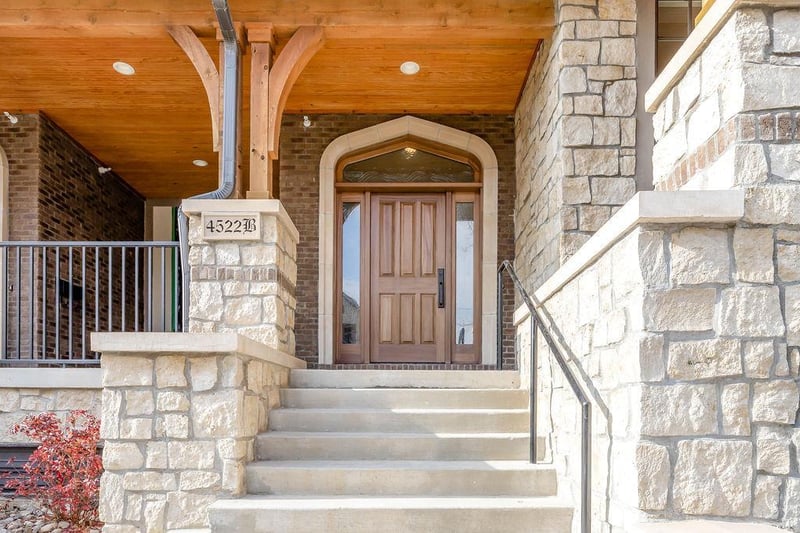 4522B Summit St, Kansas City, MO 64111