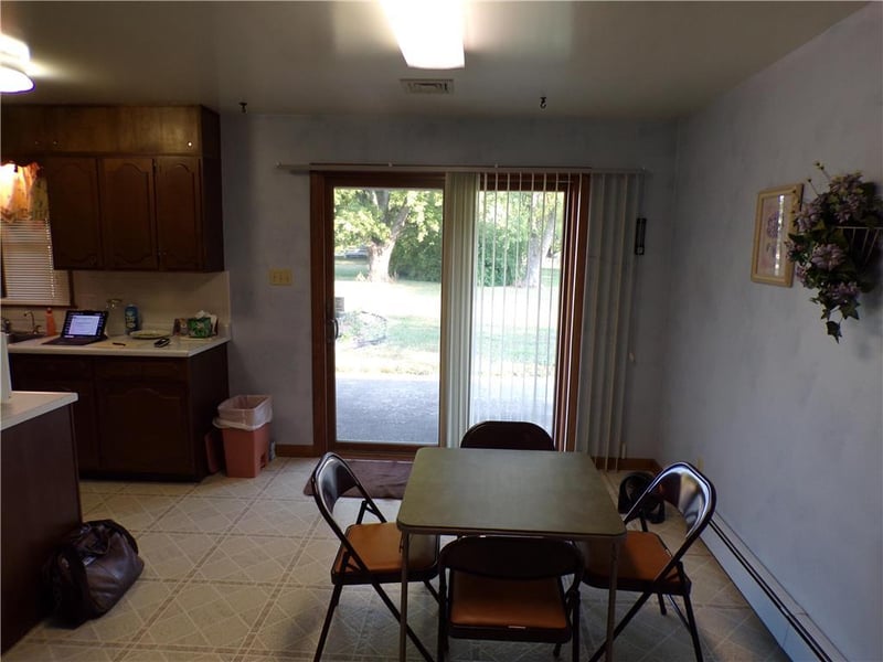 6050 SE 44th St, Tecumseh, KS 66542