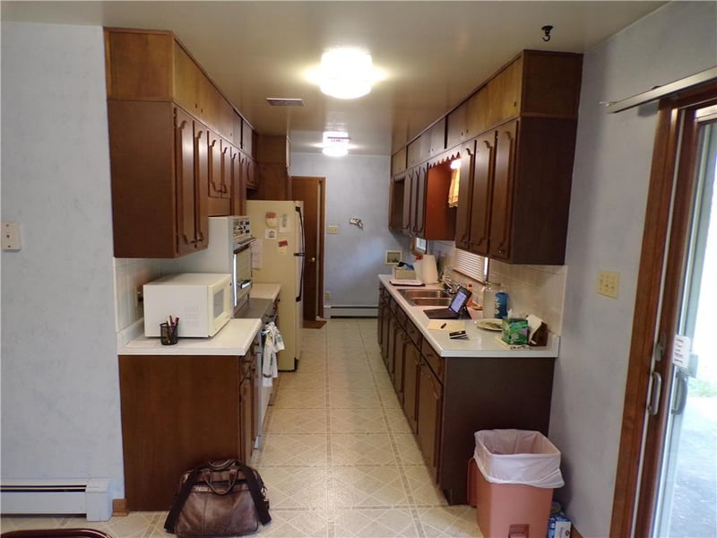 6050 SE 44th St, Tecumseh, KS 66542