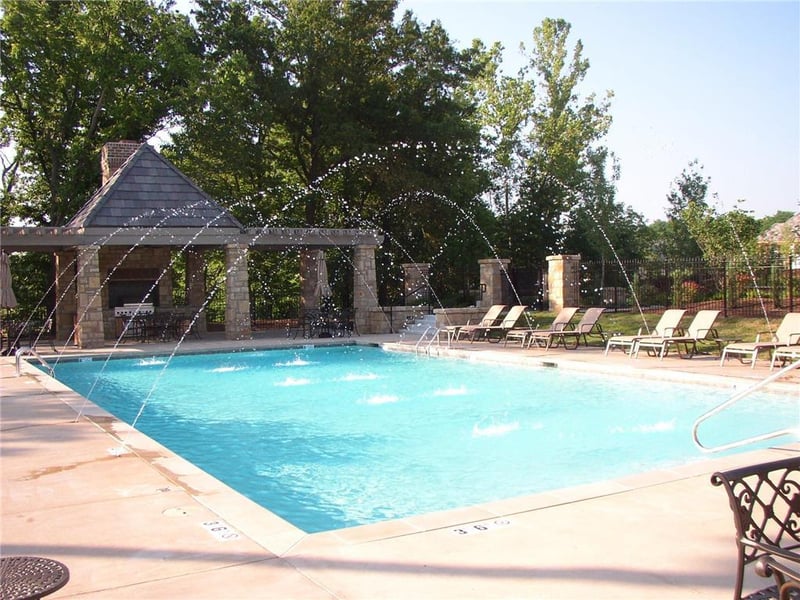 8615 N Booth Ave, Kansas City, MO 64157