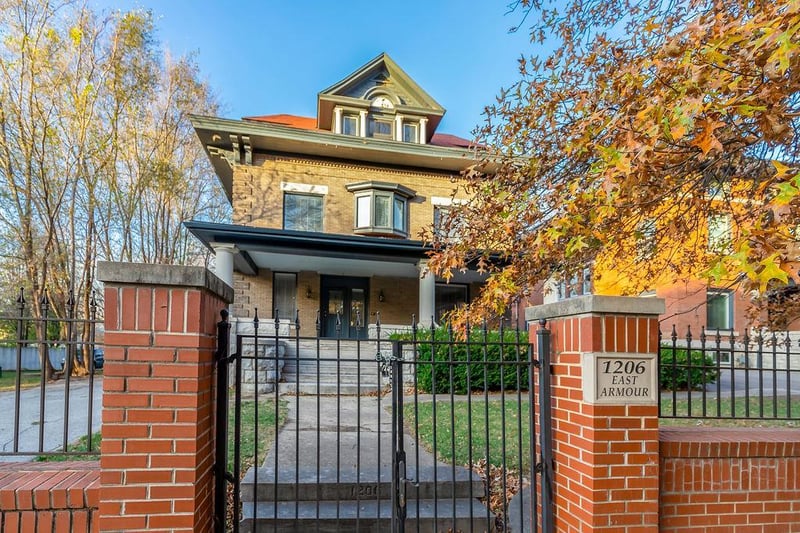 1206 E Armour Blvd, Kansas City, MO 64109