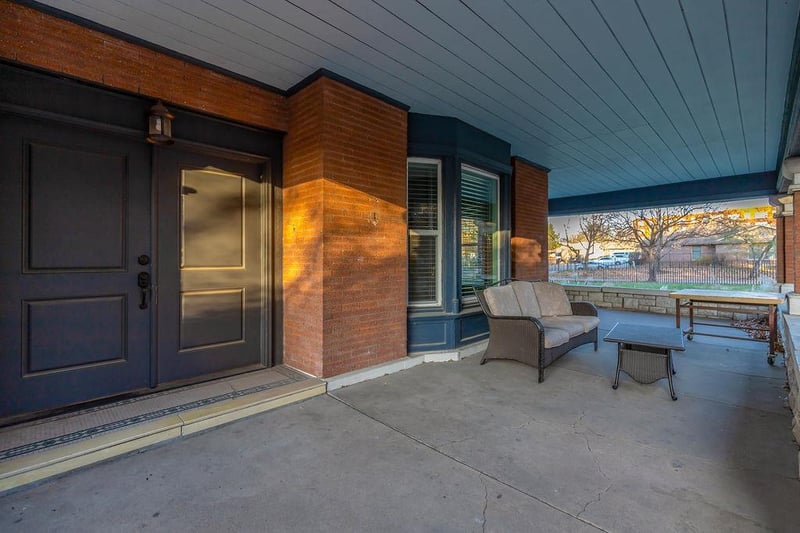 1212 E Armour Blvd, Kansas City, MO 64109