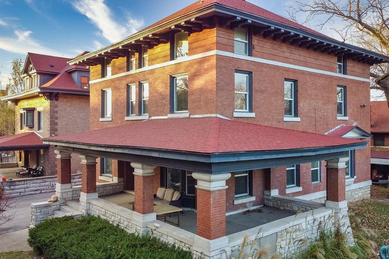 1212 E Armour Blvd, Kansas City, MO 64109
