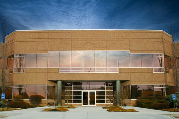 10502 NW Ambassador Dr, Kansas City, MO 64153