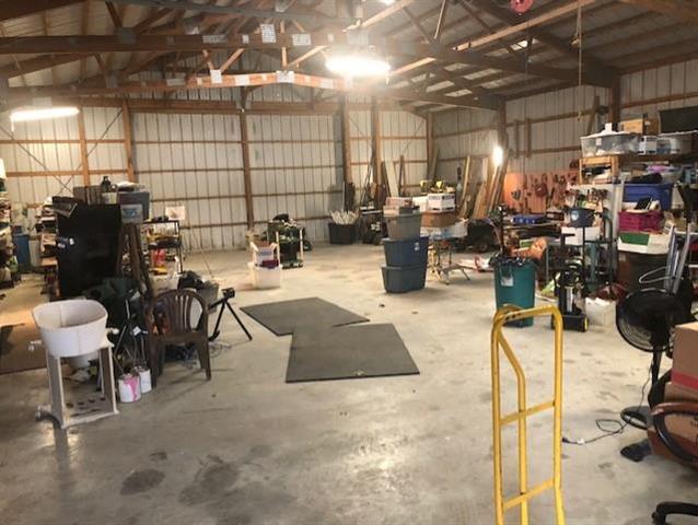 12116 S Moeshe Ave, Richards, MO 64778