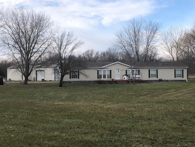 12116 S Moeshe Ave, Richards, MO 64778