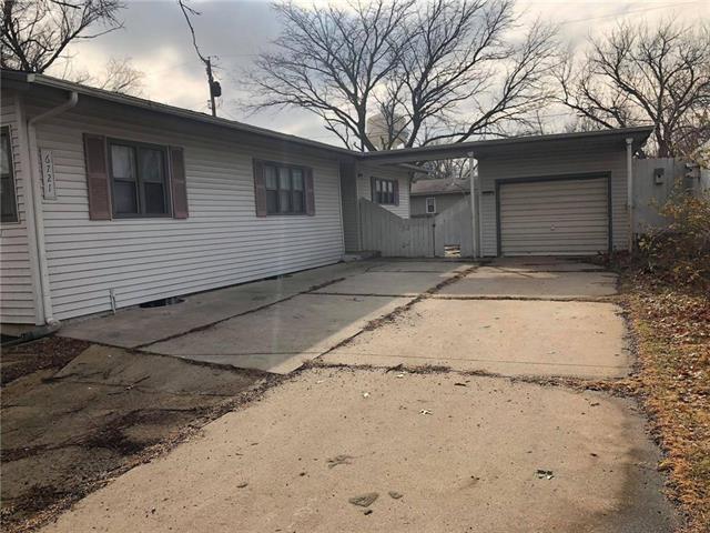 6721 SW Rockpost Rd, Topeka, KS 66619