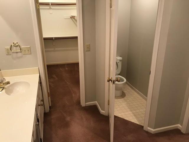 9409 W 120th St, Overland Park, KS 66213