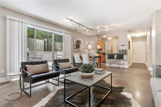 4143 Roanoke Rd #4, Kansas City, MO 64111