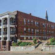 210 N 8th St, St Joseph, MO 64501