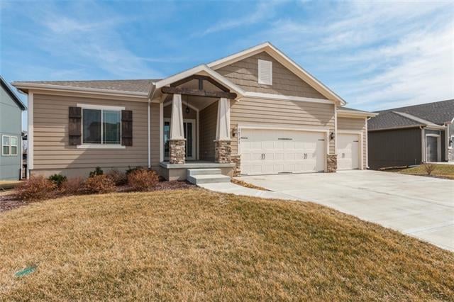 16731 W 170th Ct, Olathe, KS 66062