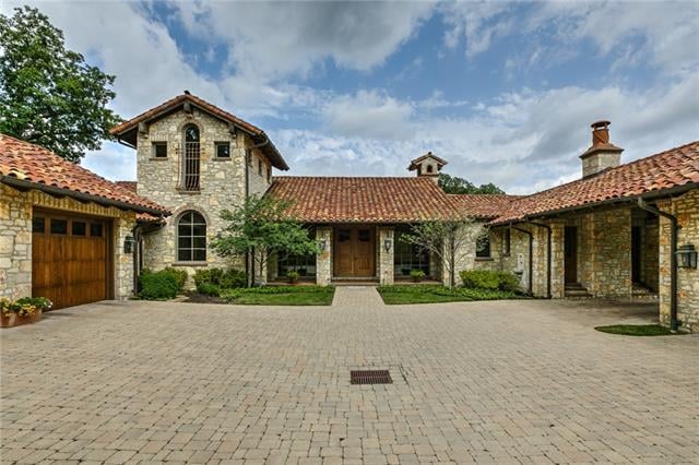 11517 Pawnee Cir, Leawood, KS 66211