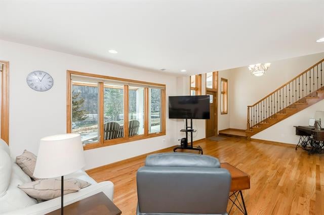 286 Lakeshore Dr, Lake Quivira, KS 66217