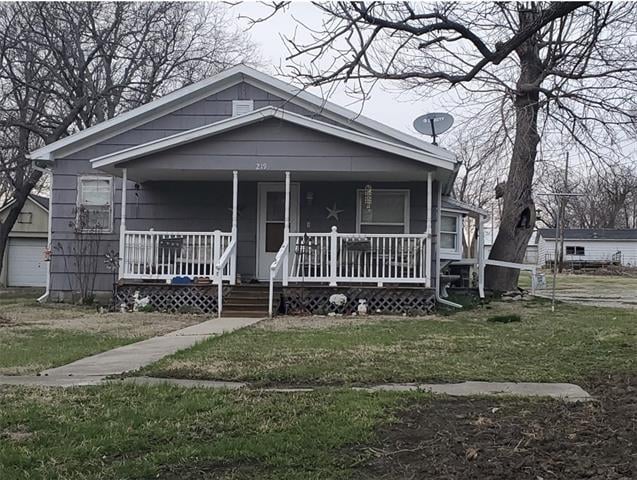 219 W 8th St, Lyndon, KS 66451