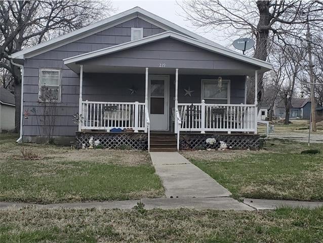 219 W 8th St, Lyndon, KS 66451
