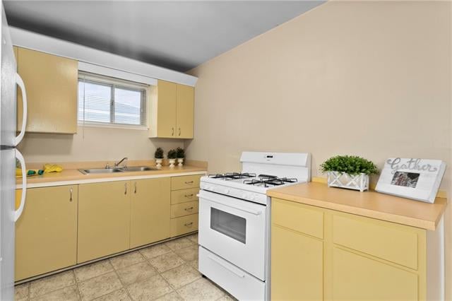 3712 - 3714 NW South Dr, Riverside, MO 64050