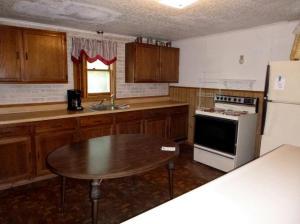 105 S Main St, Grant City, MO 64456