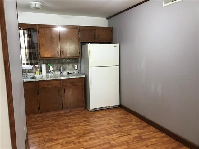 1720 SW Green Acres Ave, Topeka, KS 66604