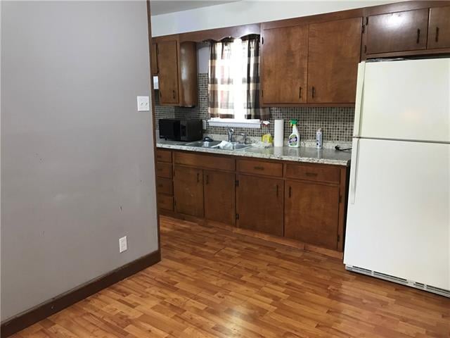 1720 SW Green Acres Ave, Topeka, KS 66604